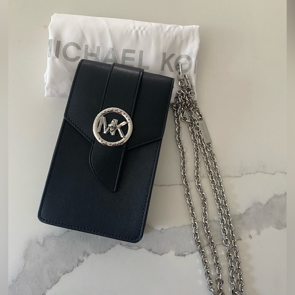 Michael Kors Phone Wallet